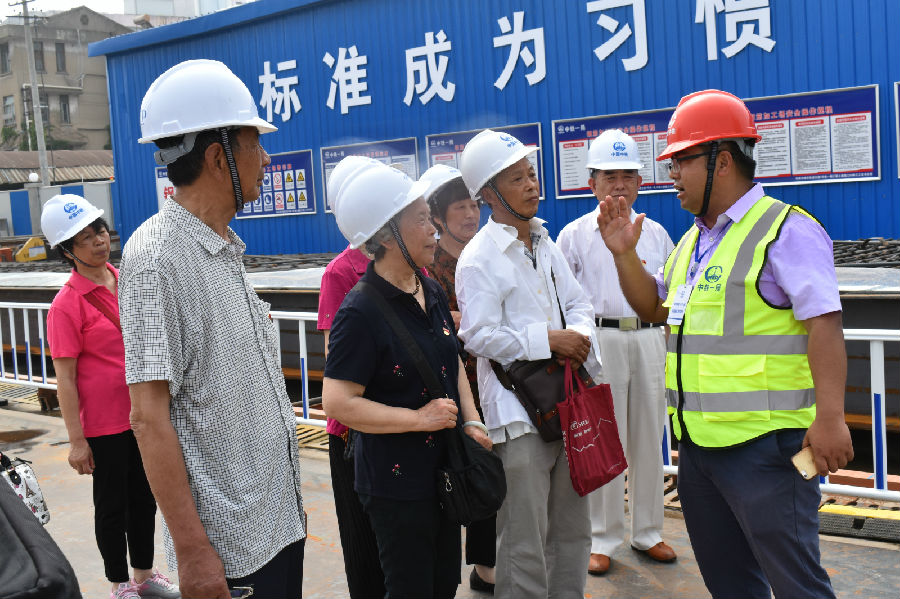 颐和社区:和平桥街道联合中铁一局开展“融合党建带”互动式党课