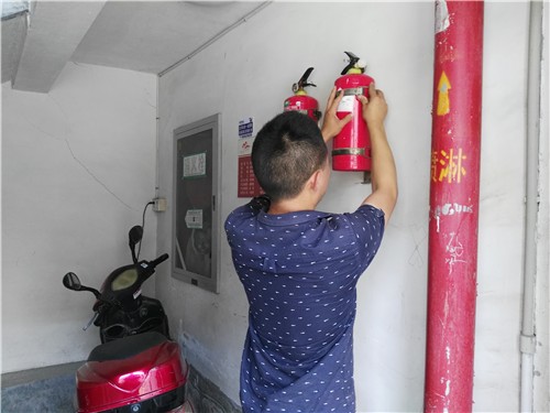 濠景园社区:集中更换消火栓箱 街坊邻里更安全