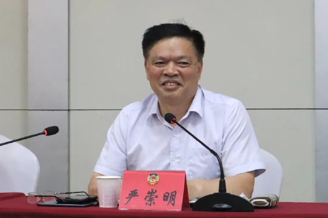 区政协主席,党组副书记严崇明,区政协党组书记,副主席江建春,区政府副